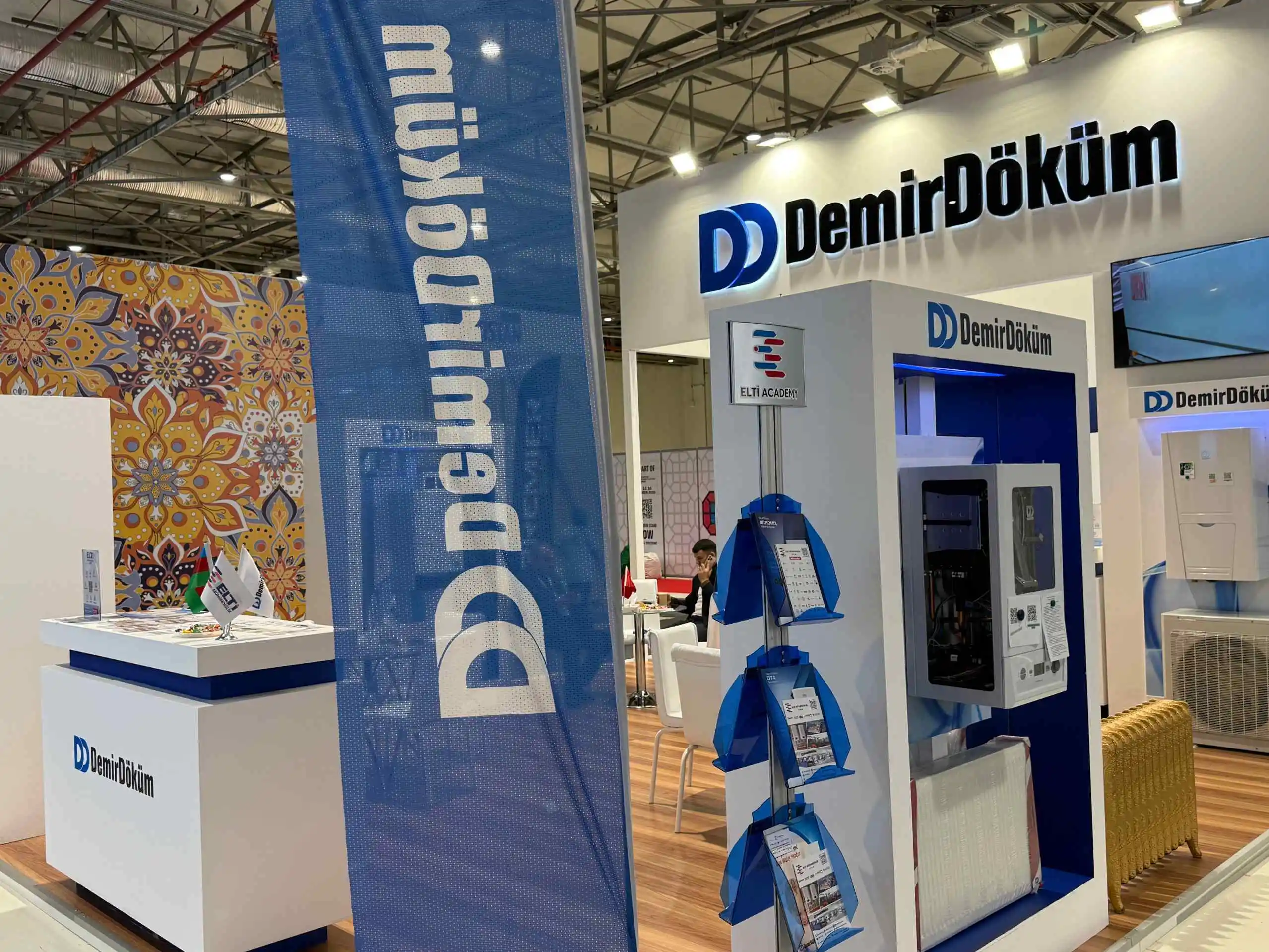 Türk Demir Döküm Fabrikaları A.Ş. Bakü  fuar standı ahşap fuar standı genel görünüm
